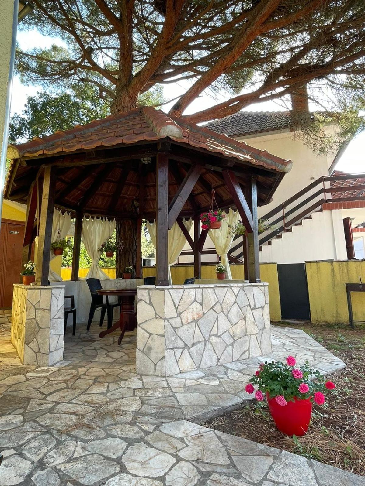 Apartments Villa-G Lustica Tivat Eksteriør bilde