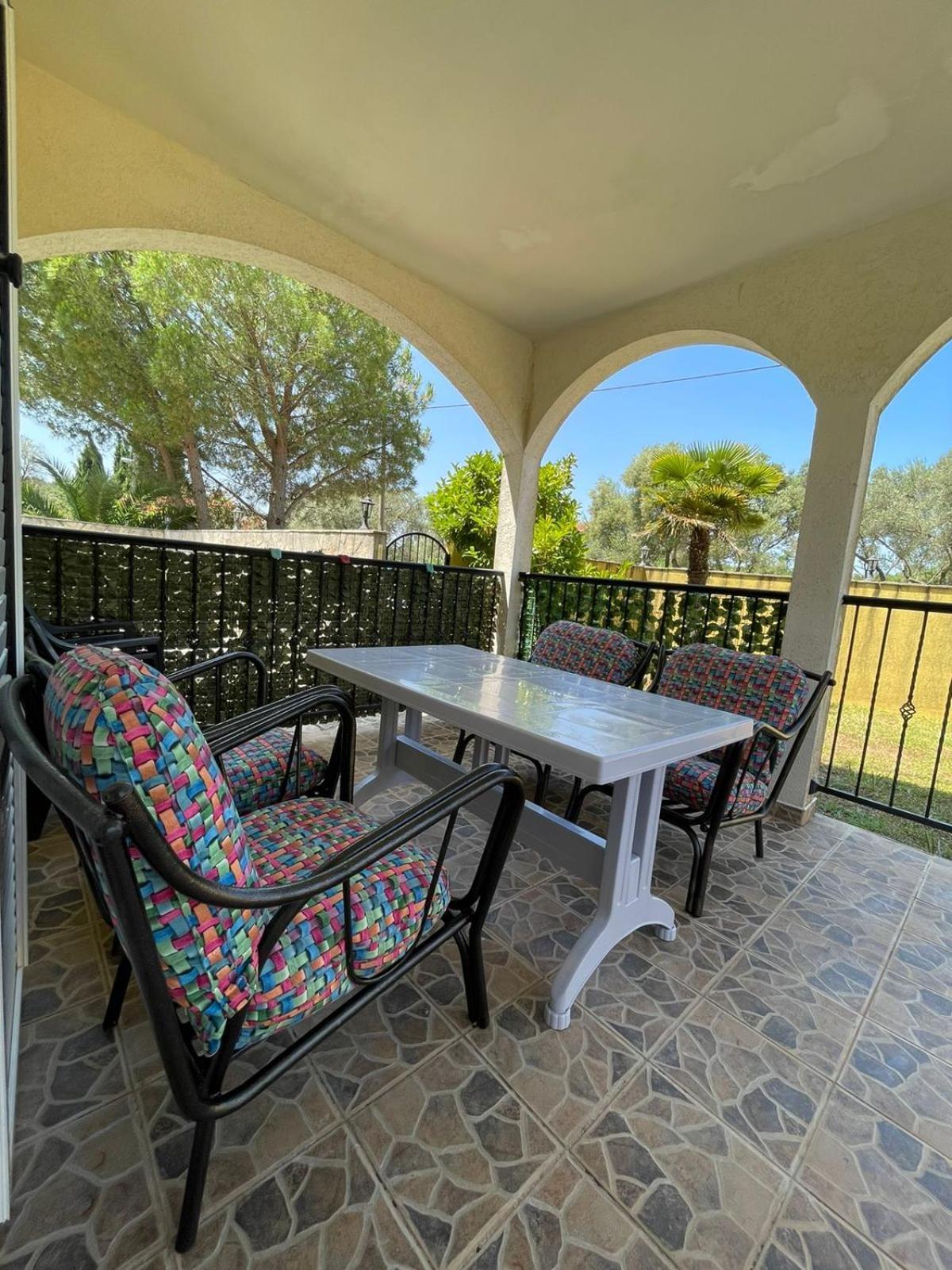 Apartments Villa-G Lustica Tivat Eksteriør bilde